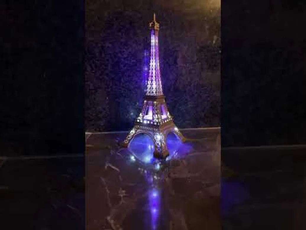 Tour Eiffel LED scintillante FULL couleurs batterie Lithium rechargeable
